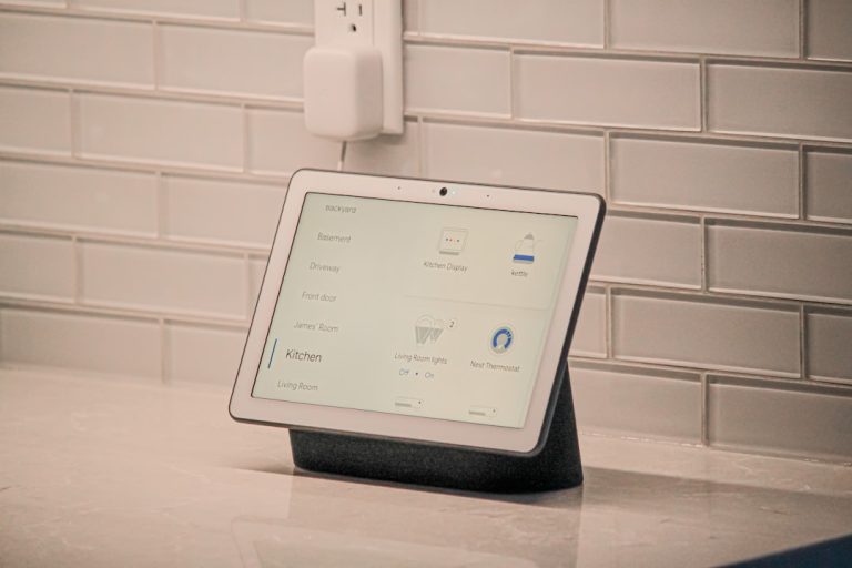 smart home dashboard tablet