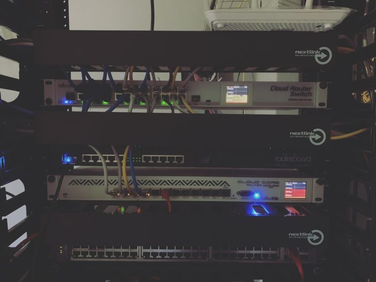 NAS vs home server