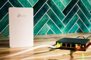 mesh wifi thick walls
